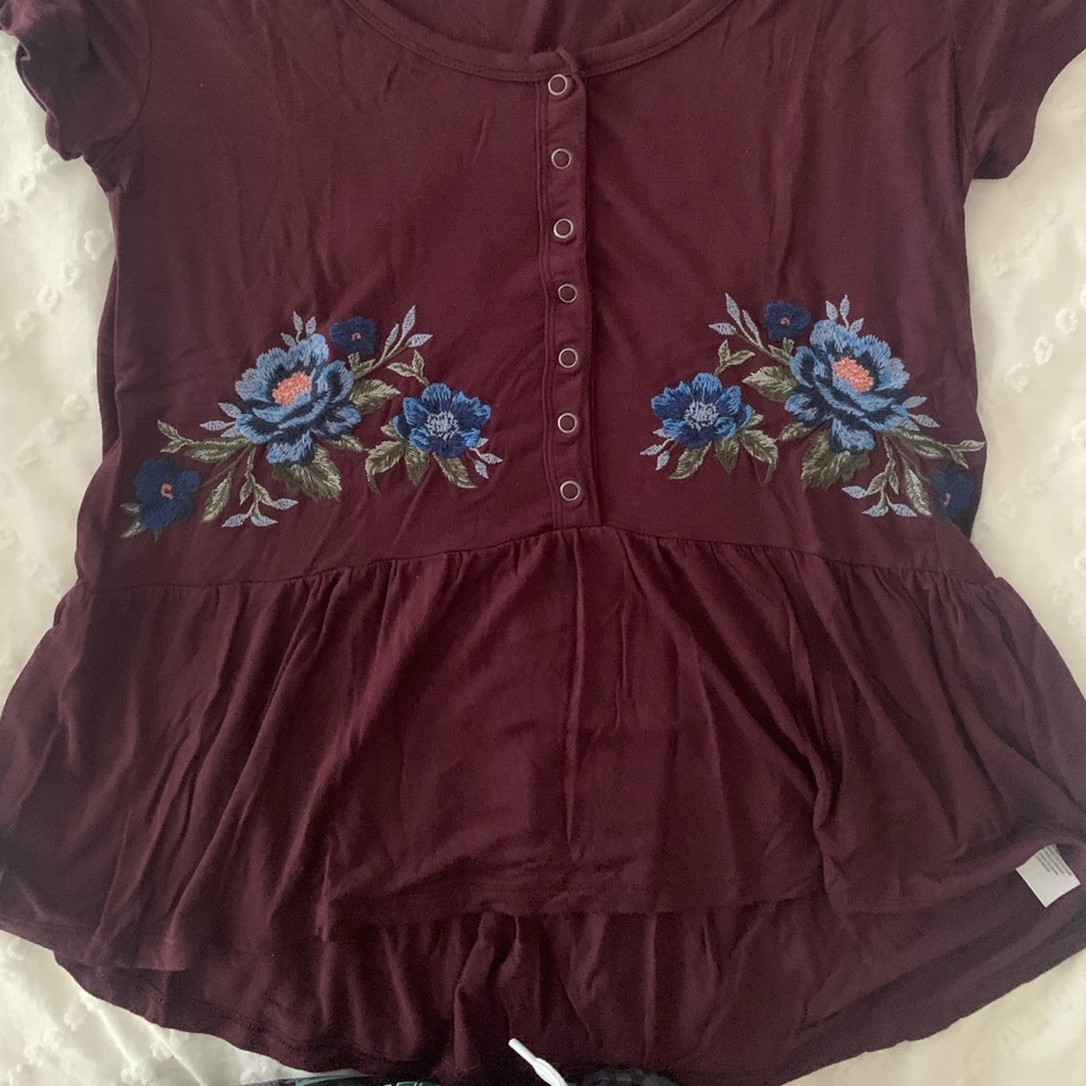 shirt - Picture 2 of 2
